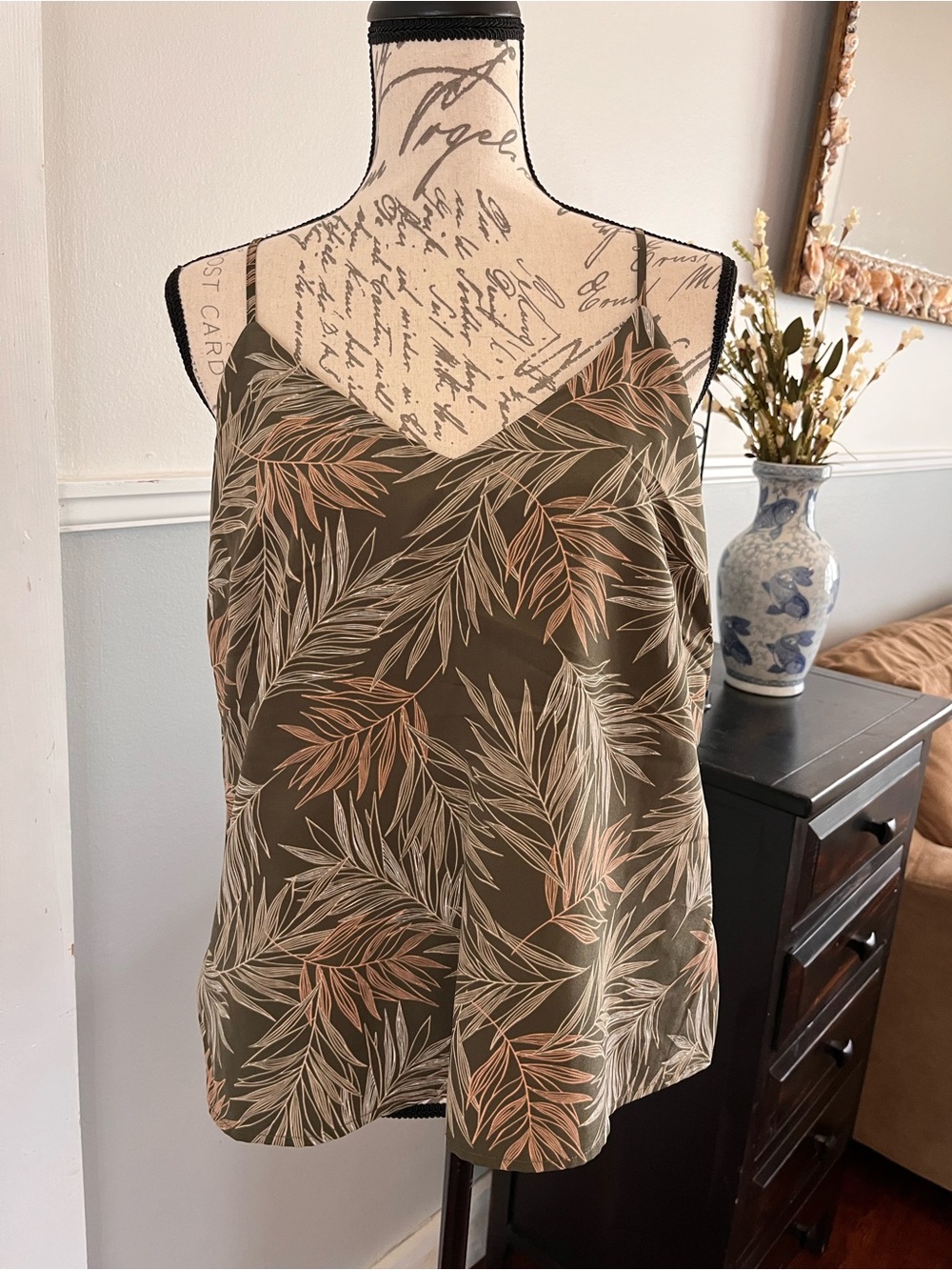 A New Day Olive Tropical Hawaiian Leaf Spaghetti Strap Cami Top Size Medium